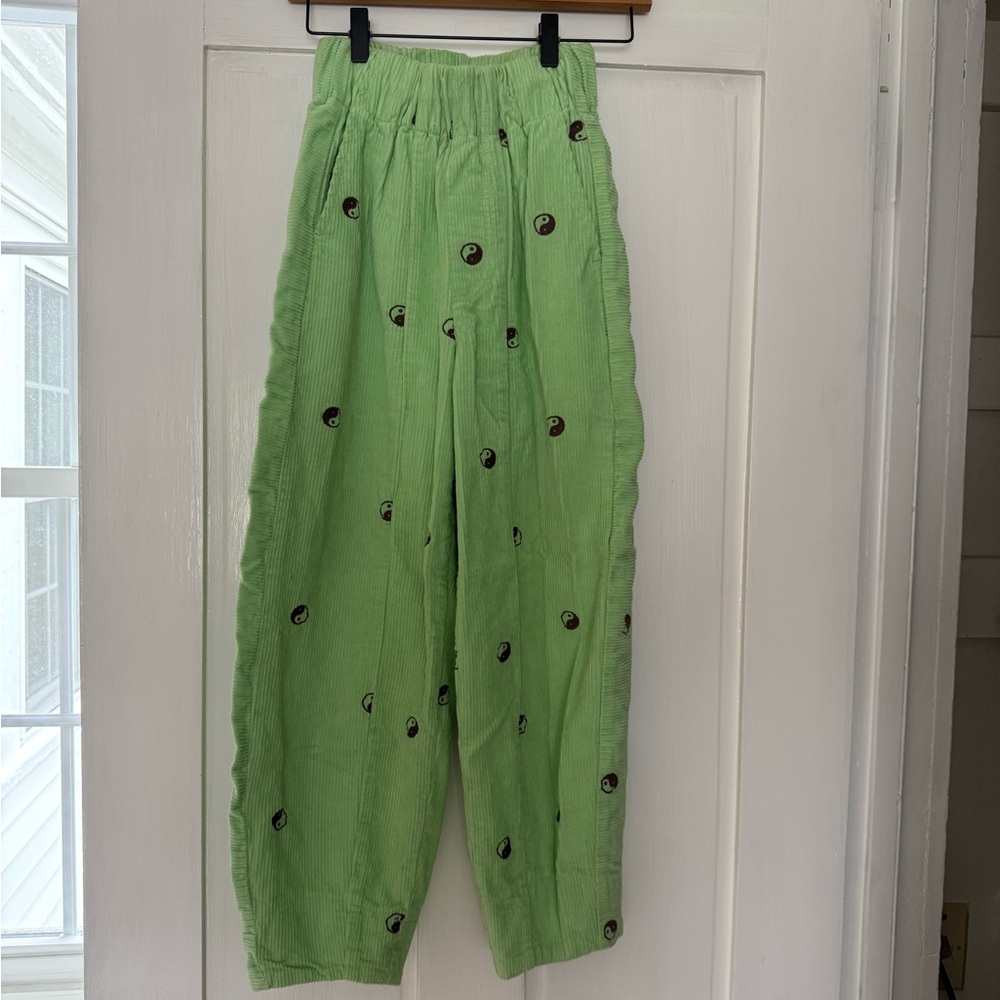 BDG Yin and Yang corduroy pant 💚